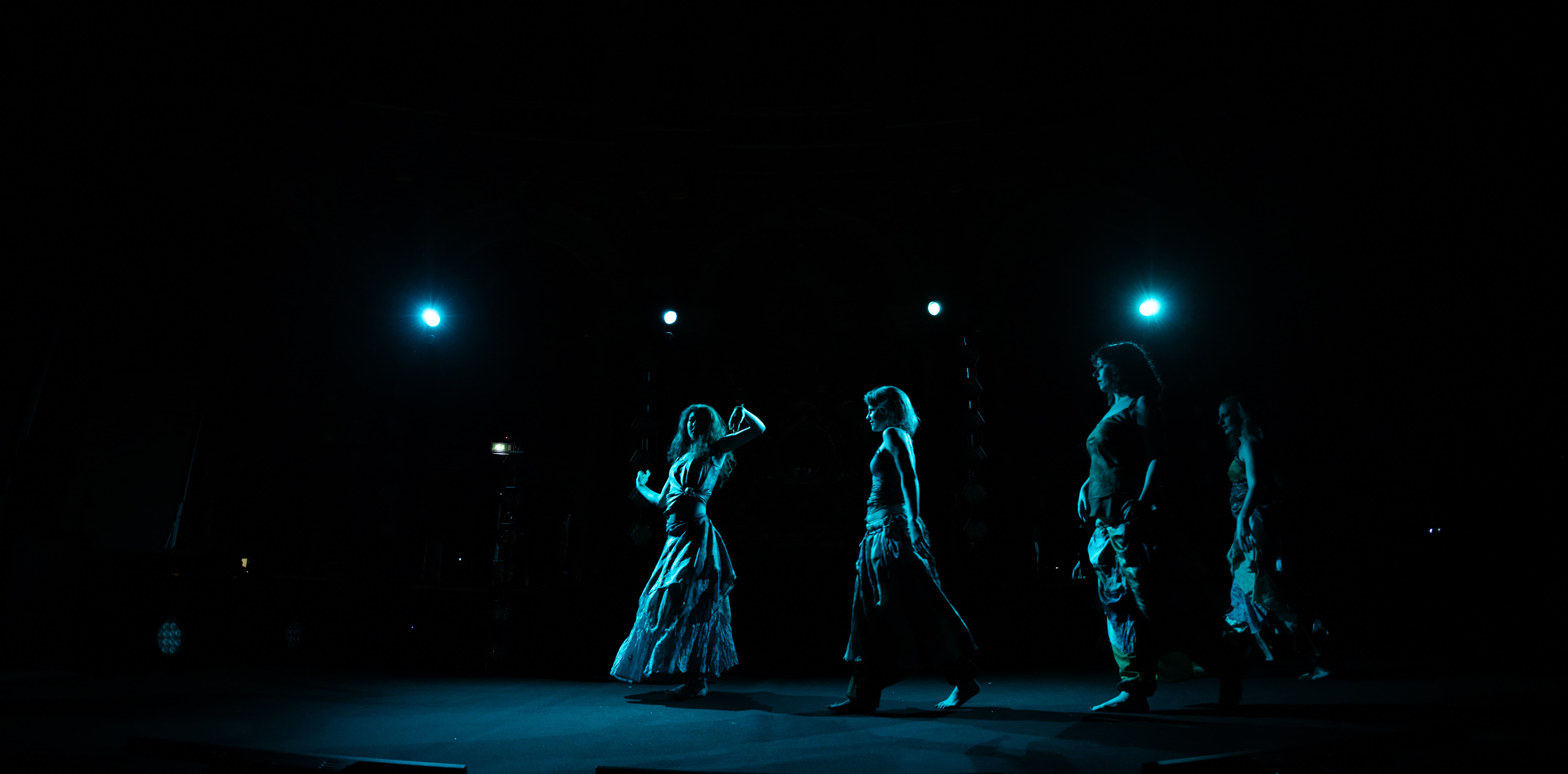 STOUH BEIRUT dance floor energy